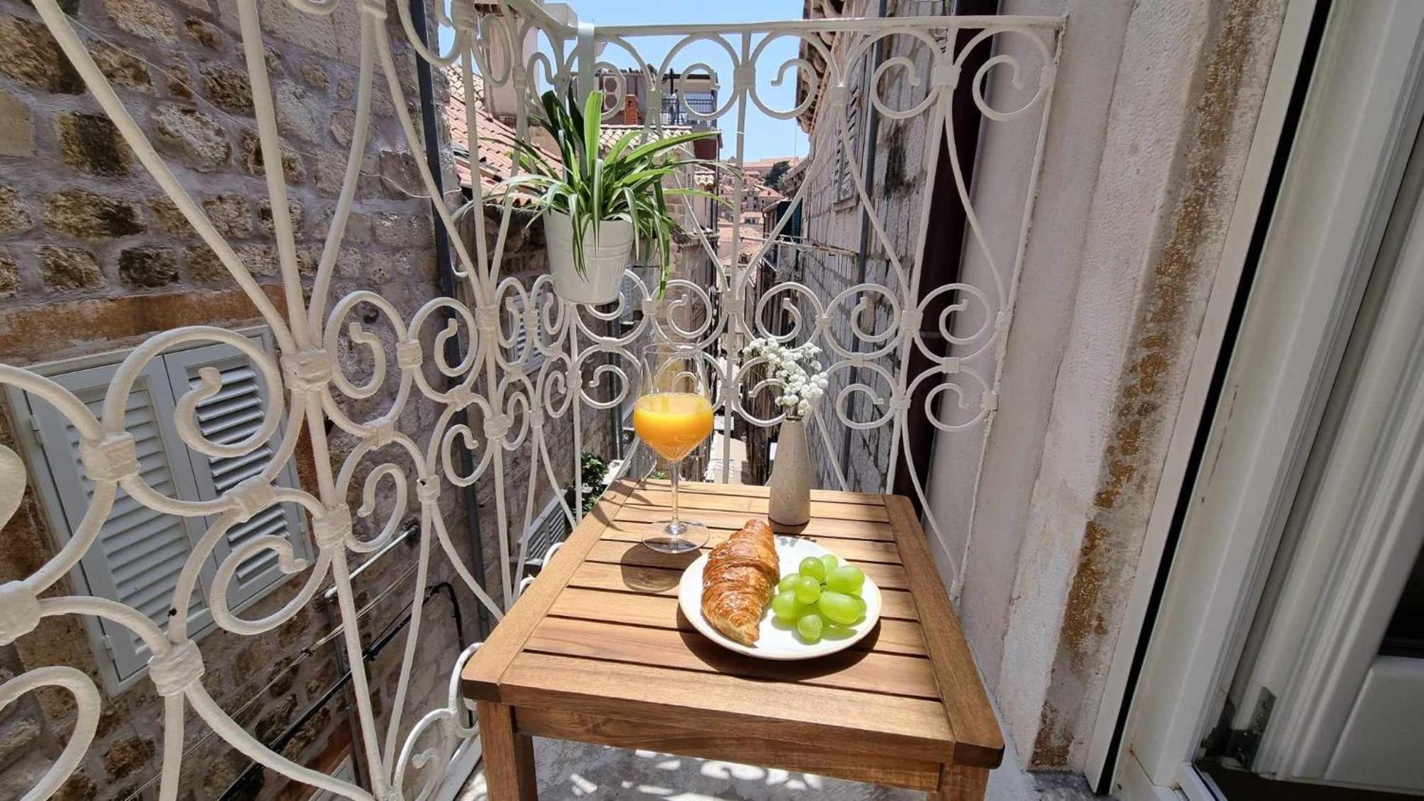 Mascheroni Luxury